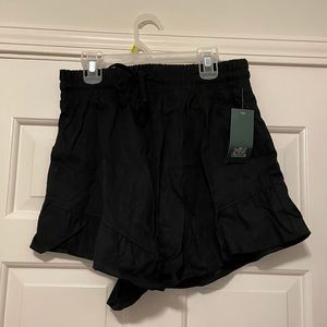 NWT! Wild fable fabric shorts (M)